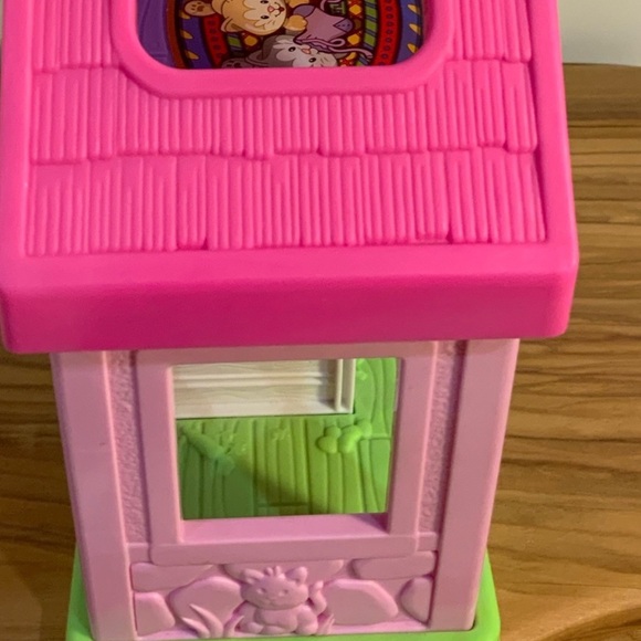 Fisher Price/Little People Stables - Picture 10 of 14